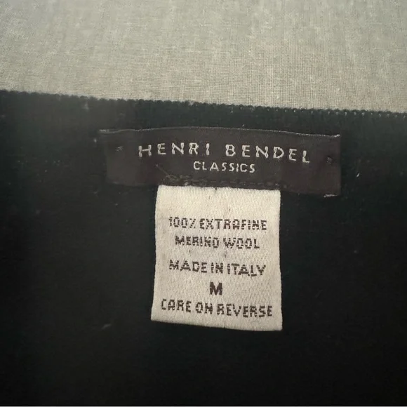 HENRI BENDEL Vintage Extra Fine Merino Wool Black V-Neck Sweater Classic Size M - Picture 2 of 13